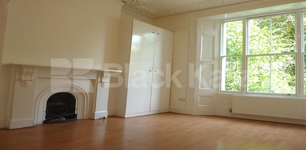 			HUGE ONE BED!, 1 Bedroom, 1 bath, 1 reception Flat			 Hilldrop Road, TUFNELL PARK N7